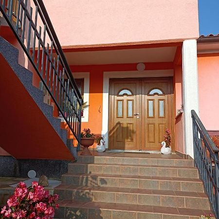 Apartman Biba Лабин Екстериор снимка