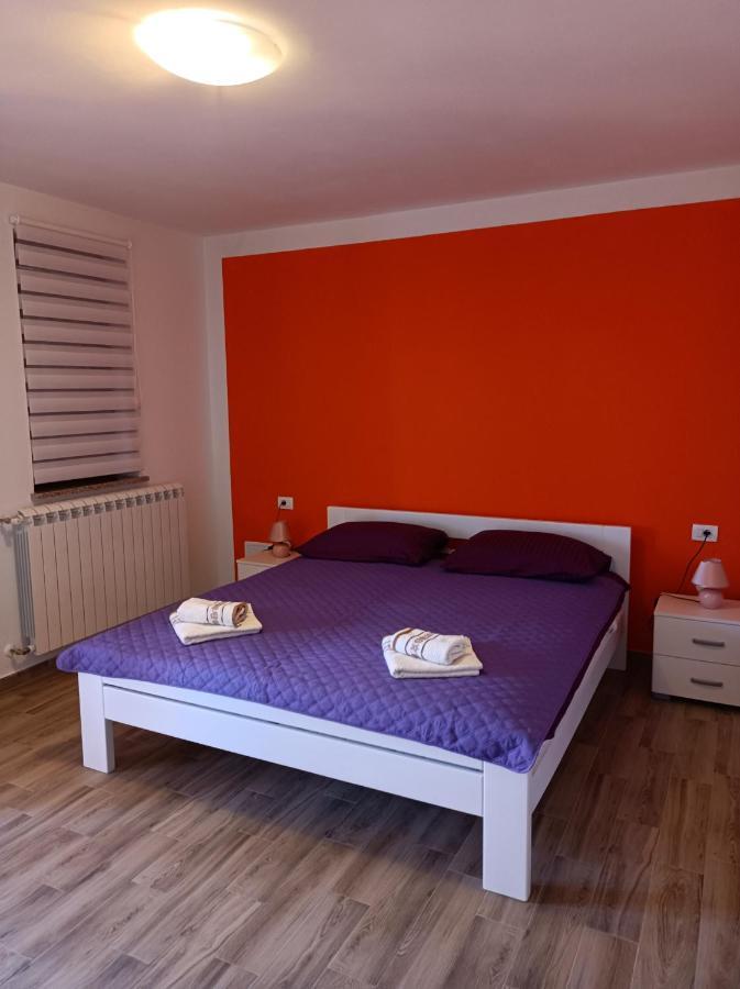 Apartman Biba Лабин Екстериор снимка