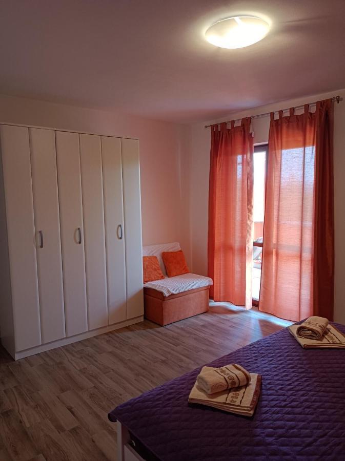 Apartman Biba Лабин Екстериор снимка